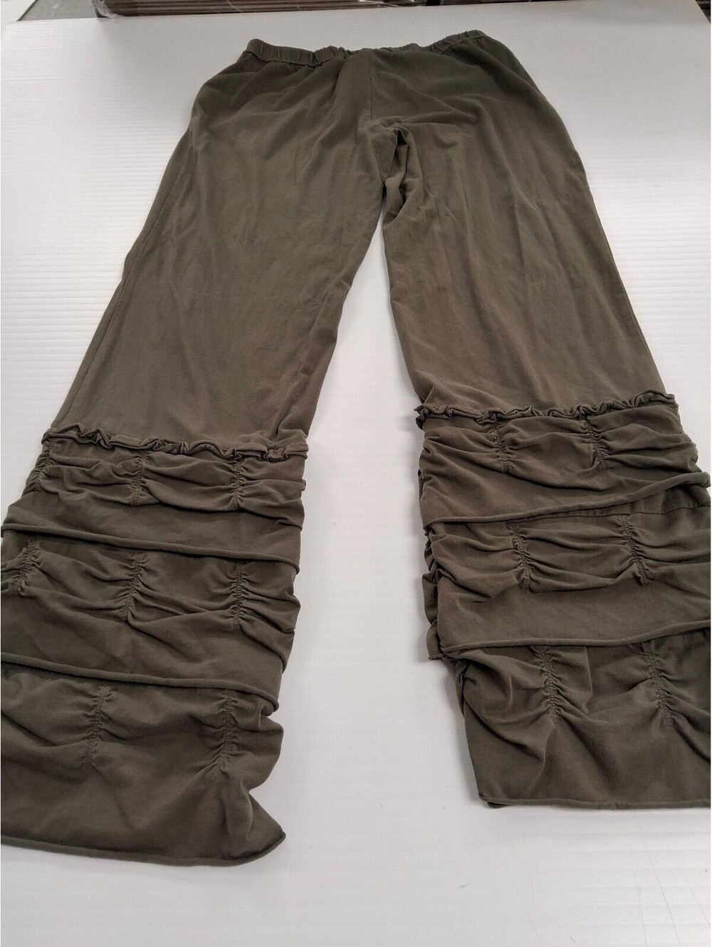 Matilda Jane Olive Green Ruffled Leggings Pants size M